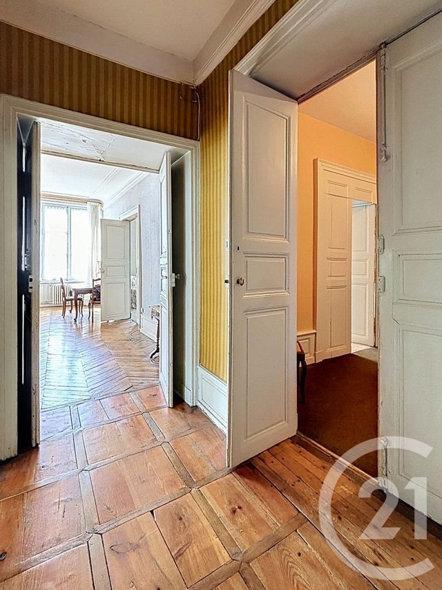 Appartement F5 à vendre - 5 pièces - 198.06 m2 - RIOM - 63 - AUVERGNE - Century 21 Agence Girard