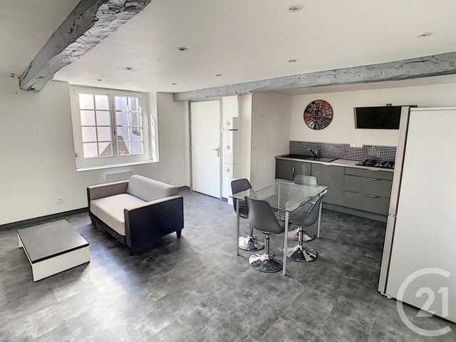 Appartement F2 à louer - 2 pièces - 41.2 m2 - RIOM - 63 - AUVERGNE - Century 21 Agence Girard
