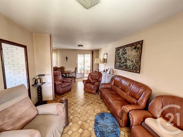 maison à vendre - 7 pièces - 131.0 m2 - RIOM - 63 - AUVERGNE - Century 21 Agence Girard