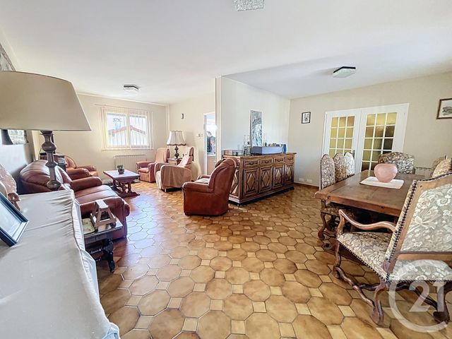 maison à vendre - 7 pièces - 131.0 m2 - RIOM - 63 - AUVERGNE - Century 21 Agence Girard