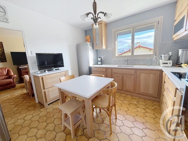 maison à vendre - 7 pièces - 131.0 m2 - RIOM - 63 - AUVERGNE - Century 21 Agence Girard