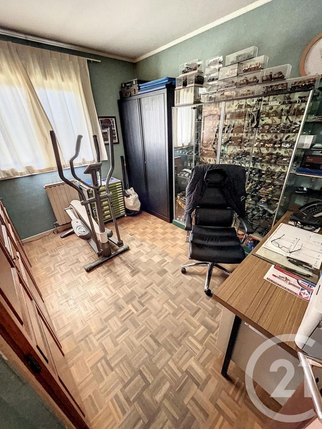 maison à vendre - 7 pièces - 131.0 m2 - RIOM - 63 - AUVERGNE - Century 21 Agence Girard