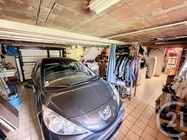 maison à vendre - 7 pièces - 131.0 m2 - RIOM - 63 - AUVERGNE - Century 21 Agence Girard