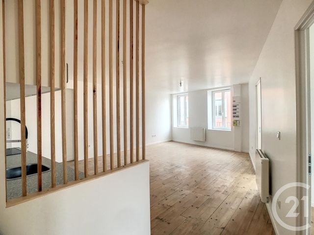 Appartement F3 à louer - 4 pièces - 72.28 m2 - AIGUEPERSE - 63 - AUVERGNE - Century 21 Agence Girard