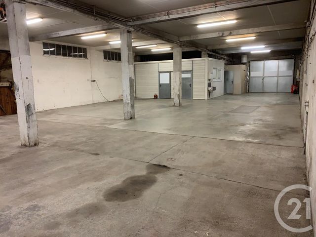 commerce à louer - 276.0 m2 - RIOM - 63 - AUVERGNE - Century 21 Agence Girard