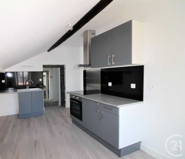Appartement à louer - 2 pièces - 40.34 m2 - RIOM - 63 - AUVERGNE - Century 21 Agence Girard