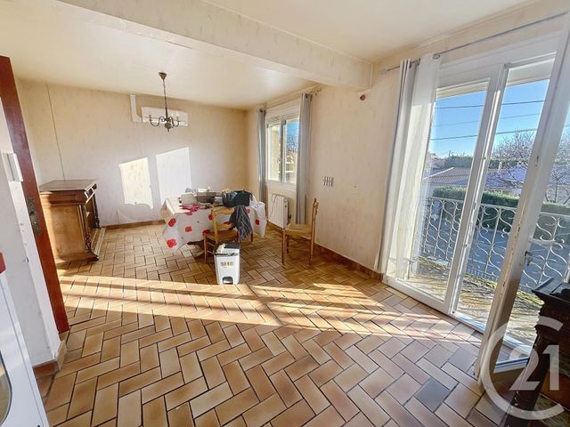 maison à vendre - 7 pièces - 116.7 m2 - RIOM - 63 - AUVERGNE - Century 21 Agence Girard