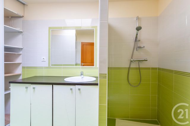 Appartement F4 à vendre - 4 pièces - 105.0 m2 - CHATEL GUYON - 63 - AUVERGNE - Century 21 Agence Girard