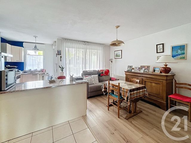 Appartement F2 à vendre - 2 pièces - 43.02 m2 - RIOM - 63 - AUVERGNE - Century 21 Agence Girard