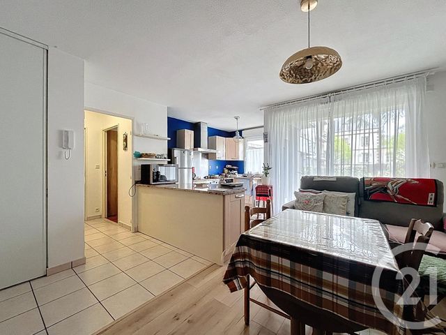 Appartement F2 à vendre - 2 pièces - 43.02 m2 - RIOM - 63 - AUVERGNE - Century 21 Agence Girard