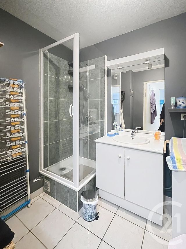 Appartement F2 à vendre - 2 pièces - 43.02 m2 - RIOM - 63 - AUVERGNE - Century 21 Agence Girard