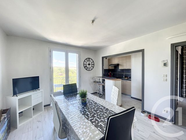 Appartement F2 à vendre - 3 pièces - 53.4 m2 - RIOM - 63 - AUVERGNE - Century 21 Agence Girard