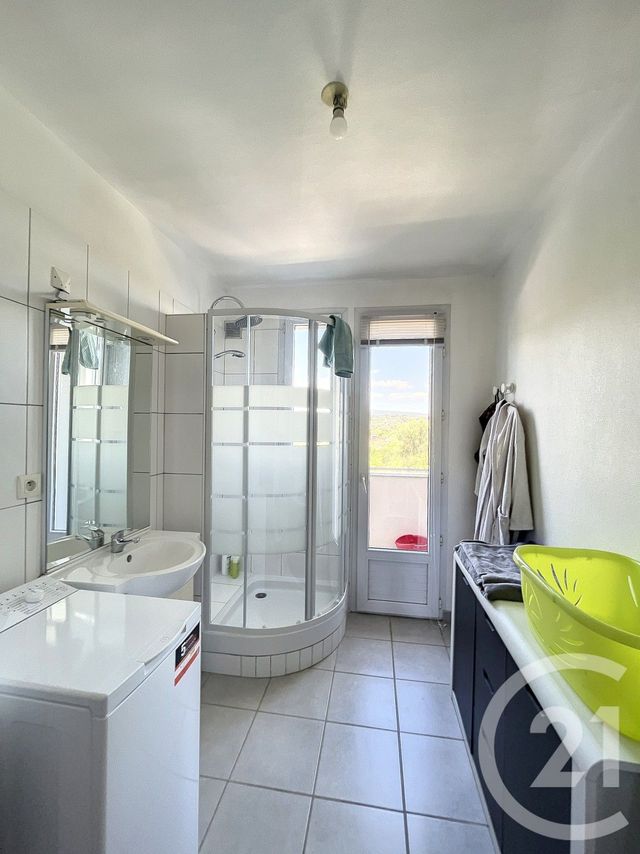 Appartement F2 à vendre - 3 pièces - 53.4 m2 - RIOM - 63 - AUVERGNE - Century 21 Agence Girard