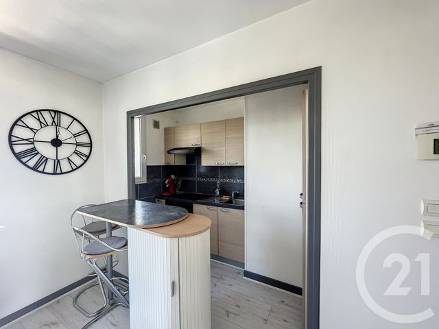 Appartement F2 à vendre - 3 pièces - 53.4 m2 - RIOM - 63 - AUVERGNE - Century 21 Agence Girard