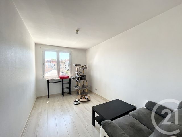 Appartement F2 à vendre - 3 pièces - 53.4 m2 - RIOM - 63 - AUVERGNE - Century 21 Agence Girard
