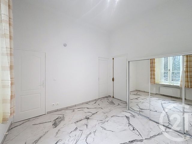 Appartement F1 à louer - 1 pièce - 21.0 m2 - CHATEL GUYON - 63 - AUVERGNE - Century 21 Agence Girard
