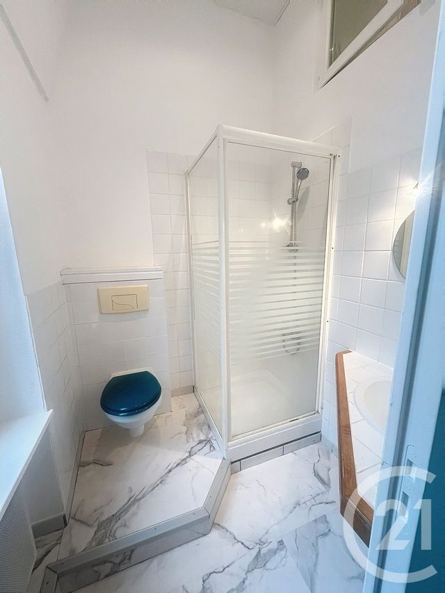 Appartement F1 à louer - 1 pièce - 21.0 m2 - CHATEL GUYON - 63 - AUVERGNE - Century 21 Agence Girard