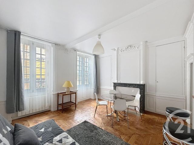 Appartement F2 à louer - 2 pièces - 40.62 m2 - RIOM - 63 - AUVERGNE - Century 21 Agence Girard