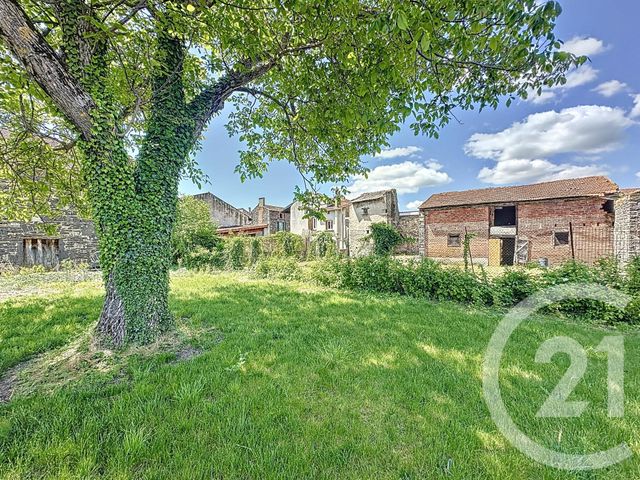 Afficher la photo en grand maison à vendre - 11 pièces - 150.01 m2 - ST BONNET PRES RIOM - 63 - AUVERGNE - Century 21 Agence Girard