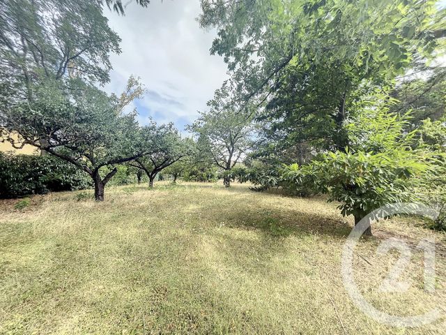 Afficher la photo en grand terrain à vendre - 873.0 m2 - MOZAC - 63 - AUVERGNE - Century 21 Agence Girard