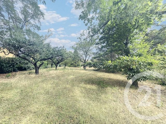 Afficher la photo en grand terrain à vendre - 873.0 m2 - MOZAC - 63 - AUVERGNE - Century 21 Agence Girard