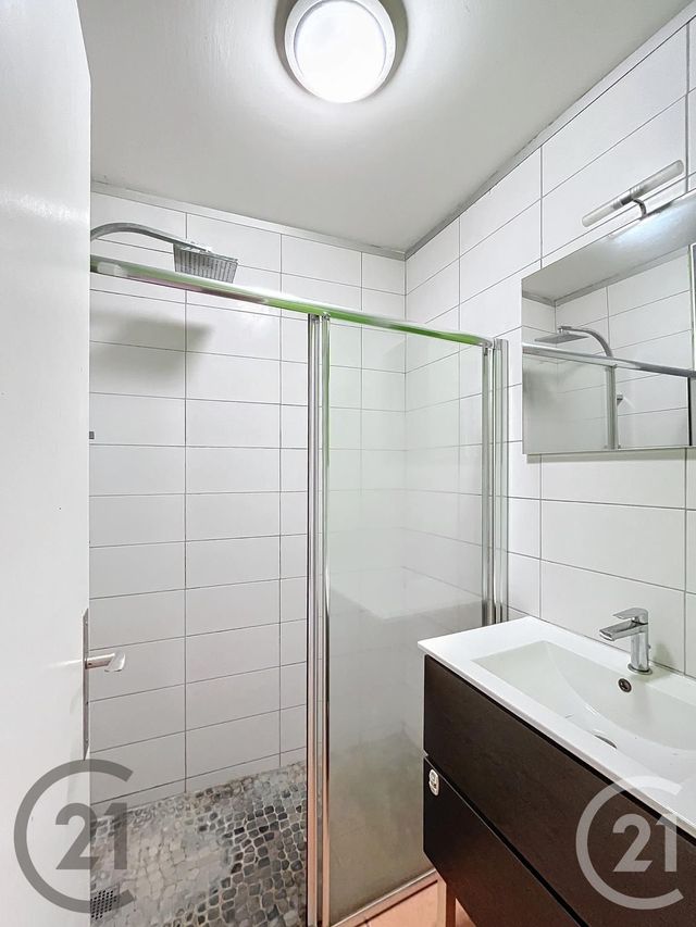 Afficher la photo en grand Appartement F3 à vendre - 3 pièces - 59.7 m2 - RIOM - 63 - AUVERGNE - Century 21 Agence Girard