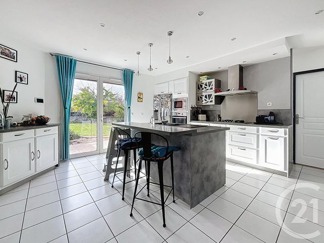 maison à vendre - 6 pièces - 145.0 m2 - CELLULE - 63 - AUVERGNE - Century 21 Agence Girard