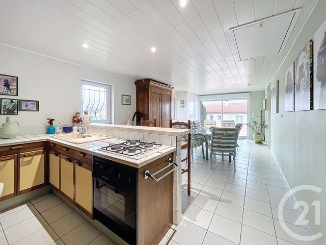 maison à vendre - 5 pièces - 155.0 m2 - BEAUREGARD VENDON - 63 - AUVERGNE - Century 21 Agence Girard