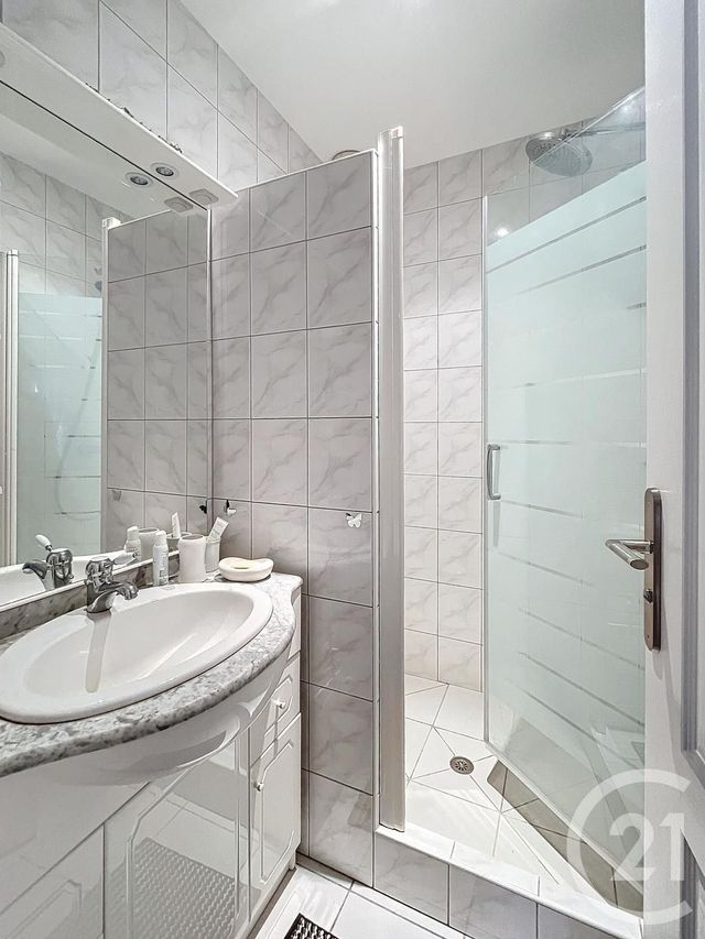 maison à vendre - 5 pièces - 155.0 m2 - BEAUREGARD VENDON - 63 - AUVERGNE - Century 21 Agence Girard