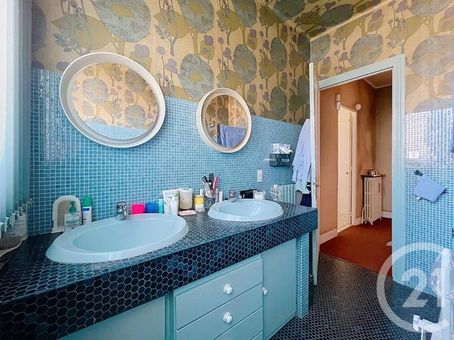 maison à vendre - 8 pièces - 245.0 m2 - RIOM - 63 - AUVERGNE - Century 21 Agence Girard