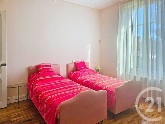 maison à vendre - 8 pièces - 245.0 m2 - RIOM - 63 - AUVERGNE - Century 21 Agence Girard