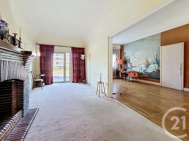 maison à vendre - 8 pièces - 245.0 m2 - RIOM - 63 - AUVERGNE - Century 21 Agence Girard