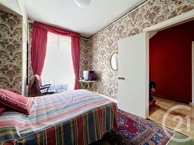 maison à vendre - 8 pièces - 245.0 m2 - RIOM - 63 - AUVERGNE - Century 21 Agence Girard