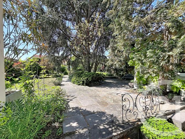 maison à vendre - 8 pièces - 245.0 m2 - RIOM - 63 - AUVERGNE - Century 21 Agence Girard