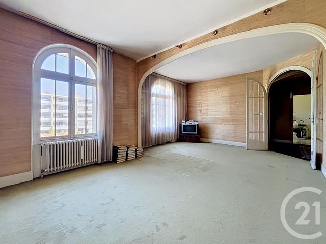 maison à vendre - 8 pièces - 245.0 m2 - RIOM - 63 - AUVERGNE - Century 21 Agence Girard