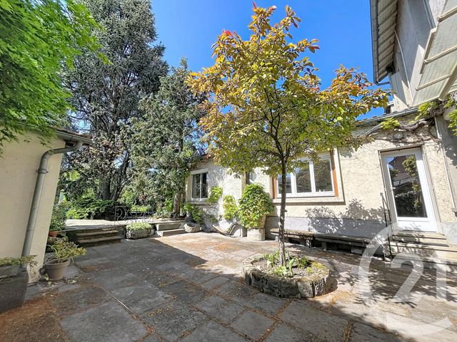 maison à vendre - 8 pièces - 245.0 m2 - RIOM - 63 - AUVERGNE - Century 21 Agence Girard