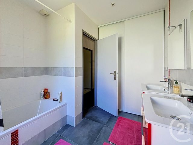 maison à vendre - 5 pièces - 150.0 m2 - RIOM - 63 - AUVERGNE - Century 21 Agence Girard
