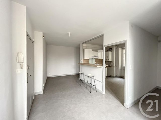 Appartement F2 à louer - 2 pièces - 49.75 m2 - RIOM - 63 - AUVERGNE - Century 21 Agence Girard