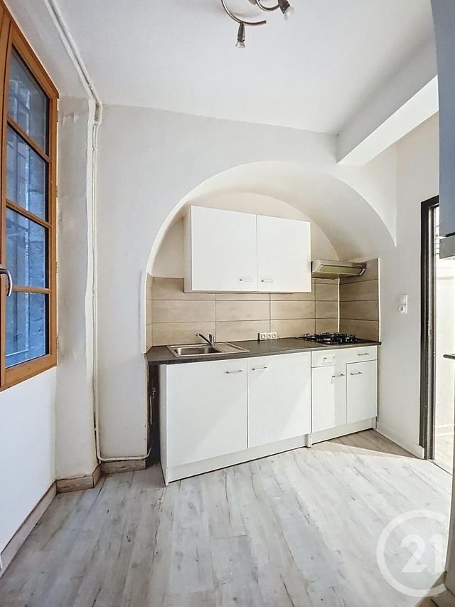 Appartement T1 à vendre - 2 pièces - 24.0 m2 - RIOM - 63 - AUVERGNE - Century 21 Agence Girard