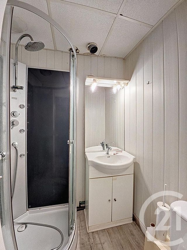 Appartement T1 à vendre - 2 pièces - 24.0 m2 - RIOM - 63 - AUVERGNE - Century 21 Agence Girard