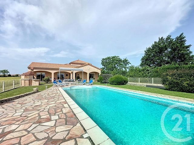 maison à vendre - 4 pièces - 165.53 m2 - PESSAT VILLENEUVE - 63 - AUVERGNE - Century 21 Agence Girard