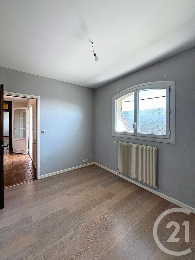 maison à vendre - 5 pièces - 161.26 m2 - RIOM - 63 - AUVERGNE - Century 21 Agence Girard