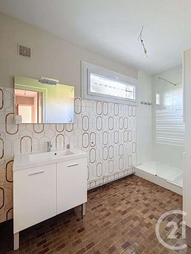 maison à vendre - 5 pièces - 161.26 m2 - RIOM - 63 - AUVERGNE - Century 21 Agence Girard