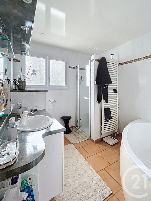 maison à vendre - 6 pièces - 170.0 m2 - MOZAC - 63 - AUVERGNE - Century 21 Agence Girard