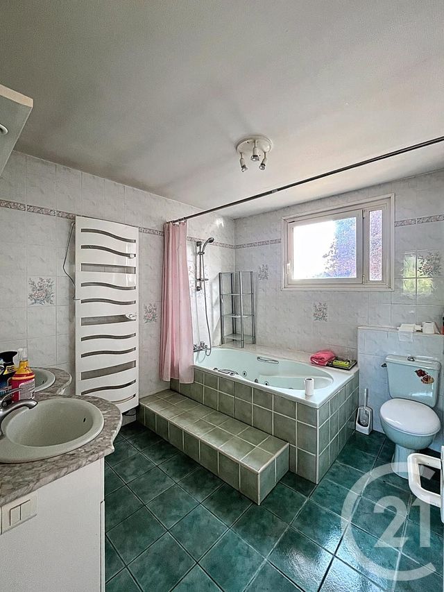 Afficher la photo en grand maison à vendre - 7 pièces - 342.3 m2 - COMBRONDE - 63 - AUVERGNE - Century 21 Agence Girard