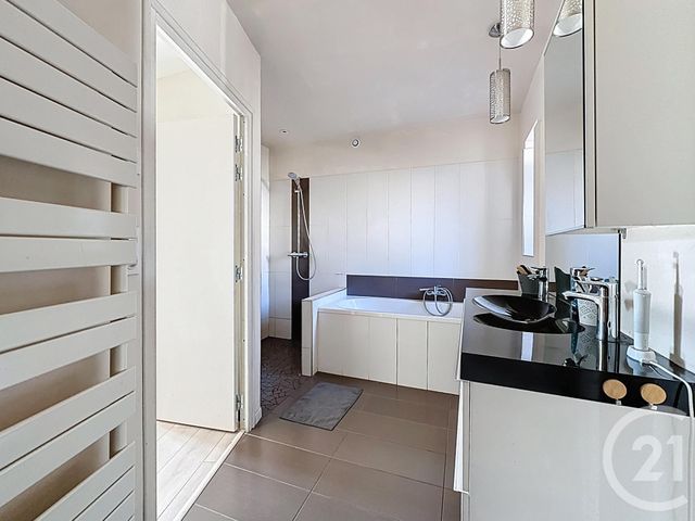 maison à vendre - 7 pièces - 200.0 m2 - MOZAC - 63 - AUVERGNE - Century 21 Agence Girard