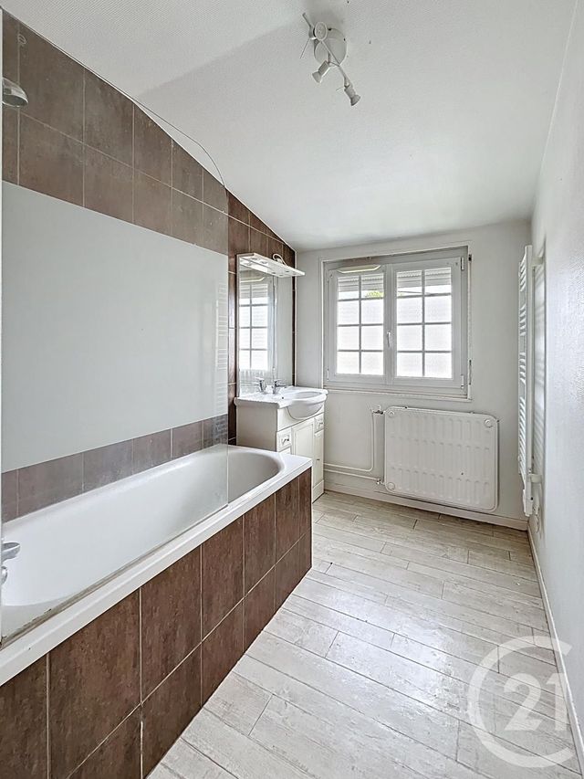 maison à vendre - 5 pièces - 83.0 m2 - RIOM - 63 - AUVERGNE - Century 21 Agence Girard