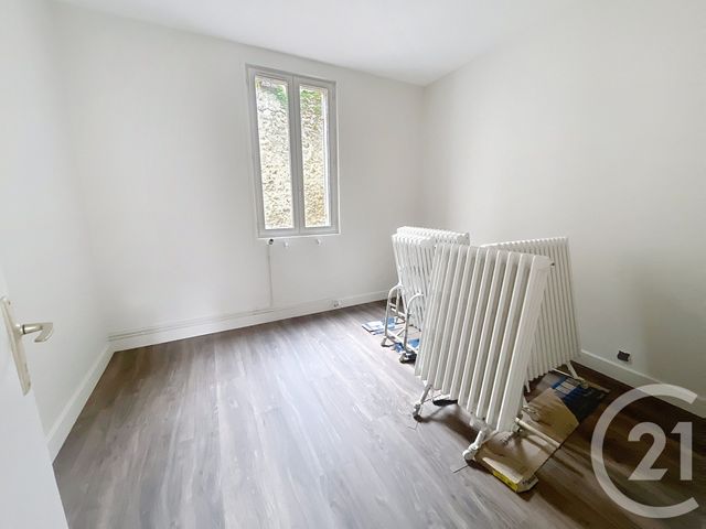 Appartement F3 à louer - 3 pièces - 63.73 m2 - RIOM - 63 - AUVERGNE - Century 21 Agence Girard