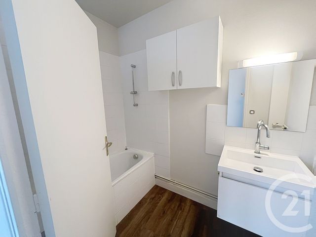 Appartement F3 à louer - 3 pièces - 63.73 m2 - RIOM - 63 - AUVERGNE - Century 21 Agence Girard