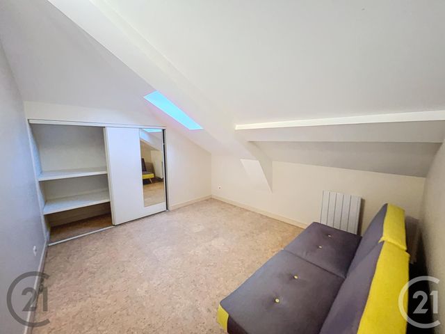 Appartement F3 à louer - 3 pièces - 39.79 m2 - AIGUEPERSE - 63 - AUVERGNE - Century 21 Agence Girard